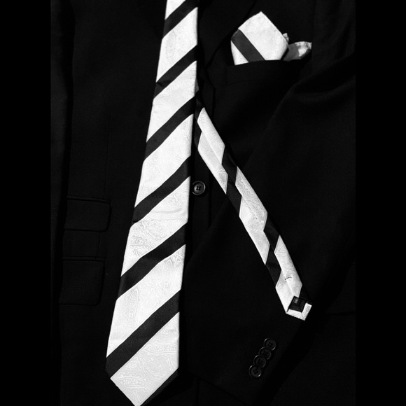 Other - Black & white 52 inch men’s tie 100%silk hand made